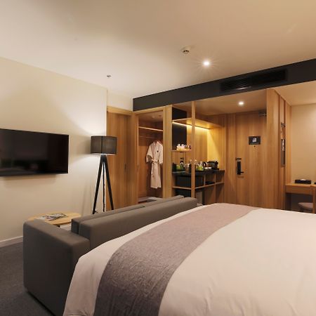 แซซ เออร์เบิน โฮจิมินห์ โฮเต็ล Hotel โฮจิมินห์ซิตี้ ภายนอก รูปภาพ