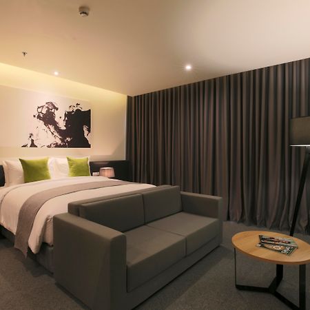 แซซ เออร์เบิน โฮจิมินห์ โฮเต็ล Hotel โฮจิมินห์ซิตี้ ภายนอก รูปภาพ